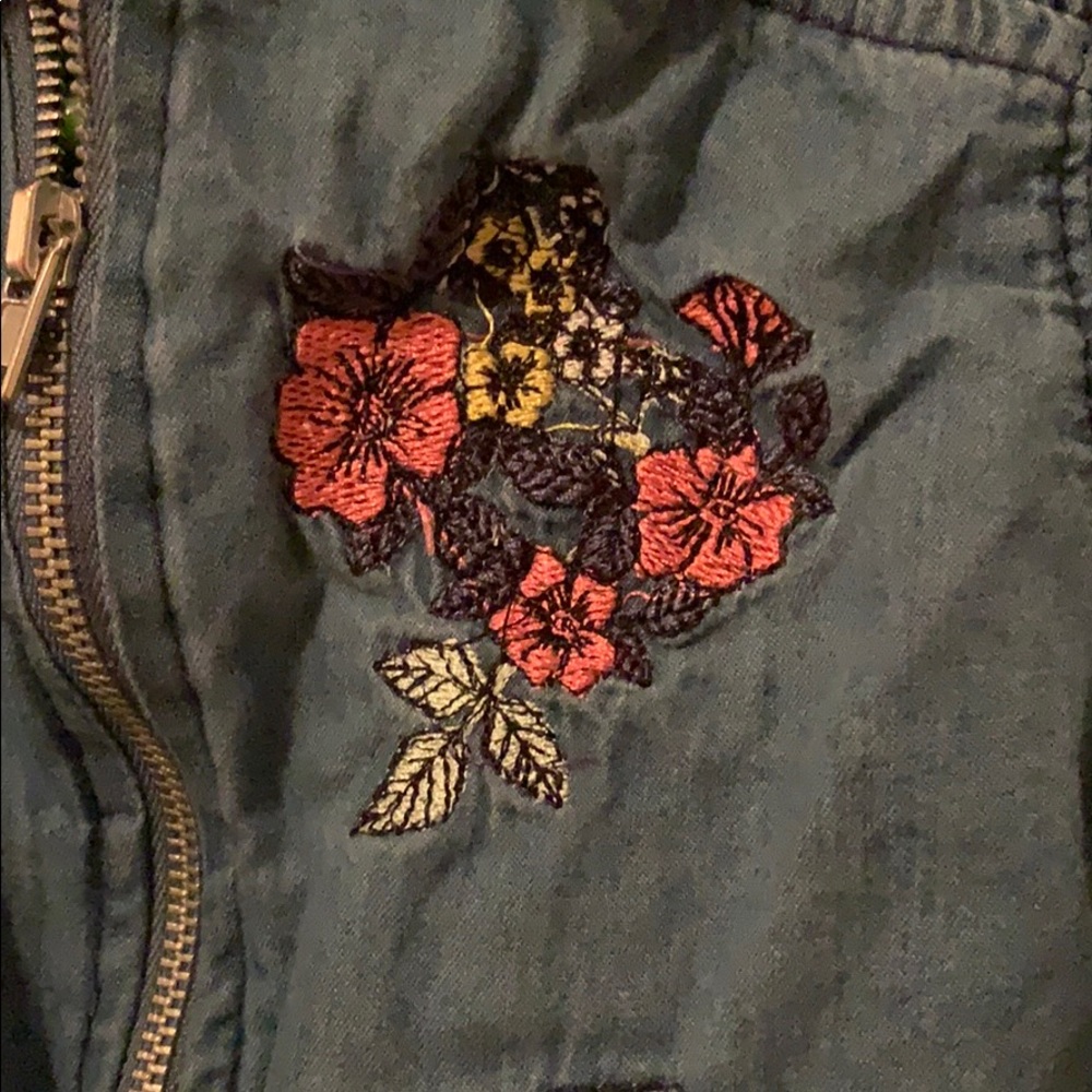 Jessica Simpson jacket - Picture 2 of 3